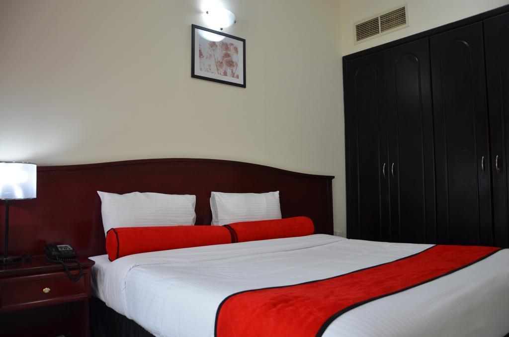 High End Hotel Apartments Dubai Room photo